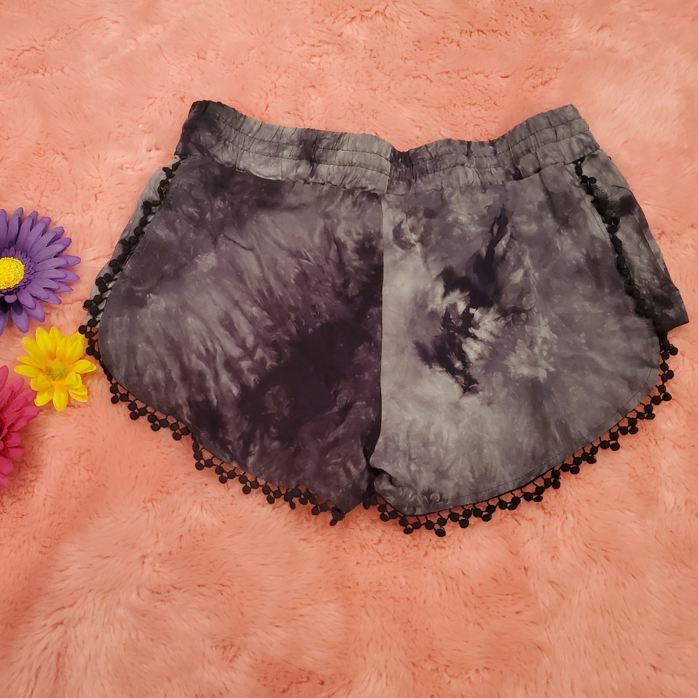 Zumiez tie-dye pom shorts - Picture 14 of 14